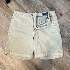 Vineyard Vines | 7 Inch Island Shorts, Khaki SZ 31